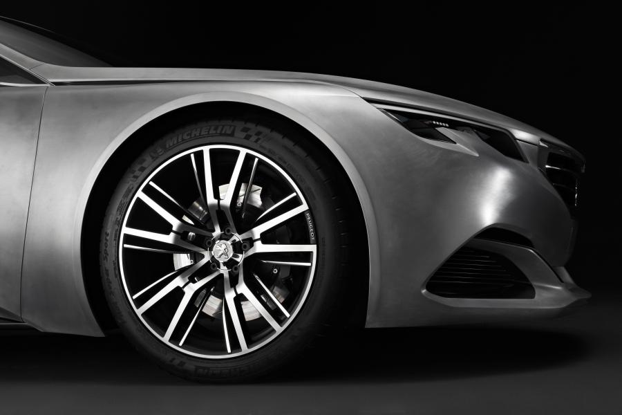  Peugeot Exalt Concept 2014 года  (фото 7 из 17)